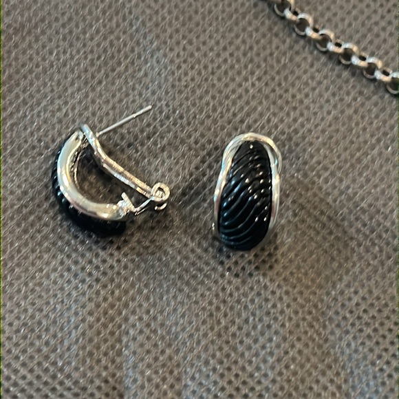 pierced Chunky Blank Heart Huggies Earings